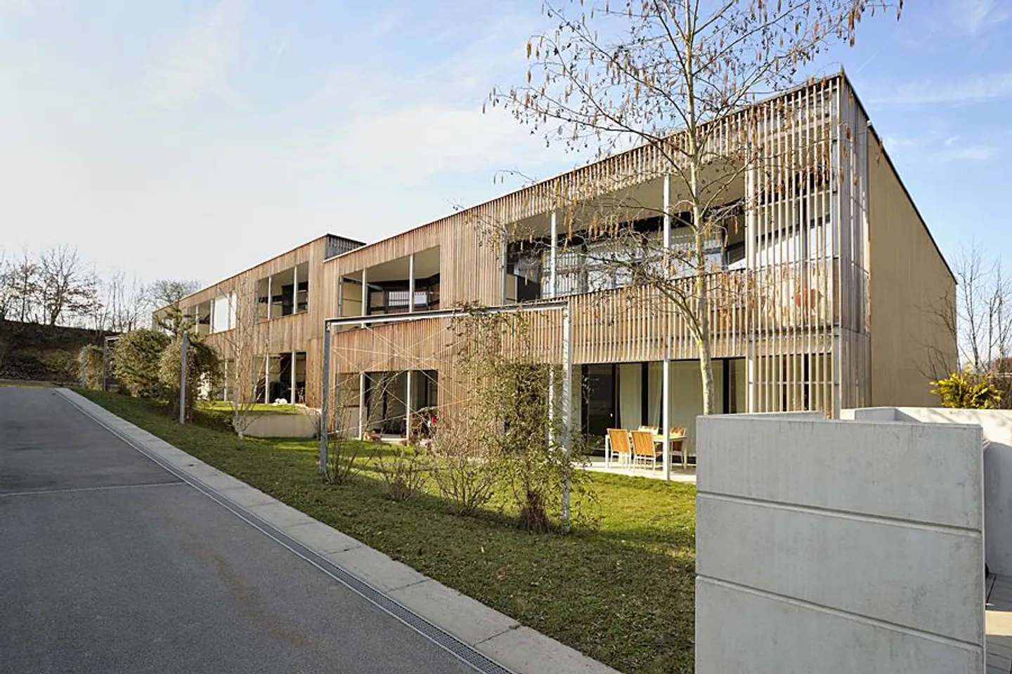 Appartement moderne de 3 1/2 pièces avec espace de détente couvert - Photo 1 sur 7