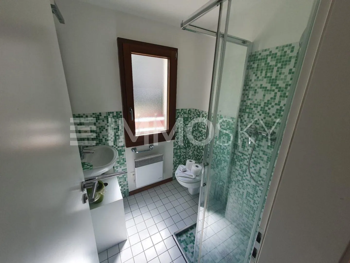 Cottage Incantevole con Vista Lago - Foto 4 di 5