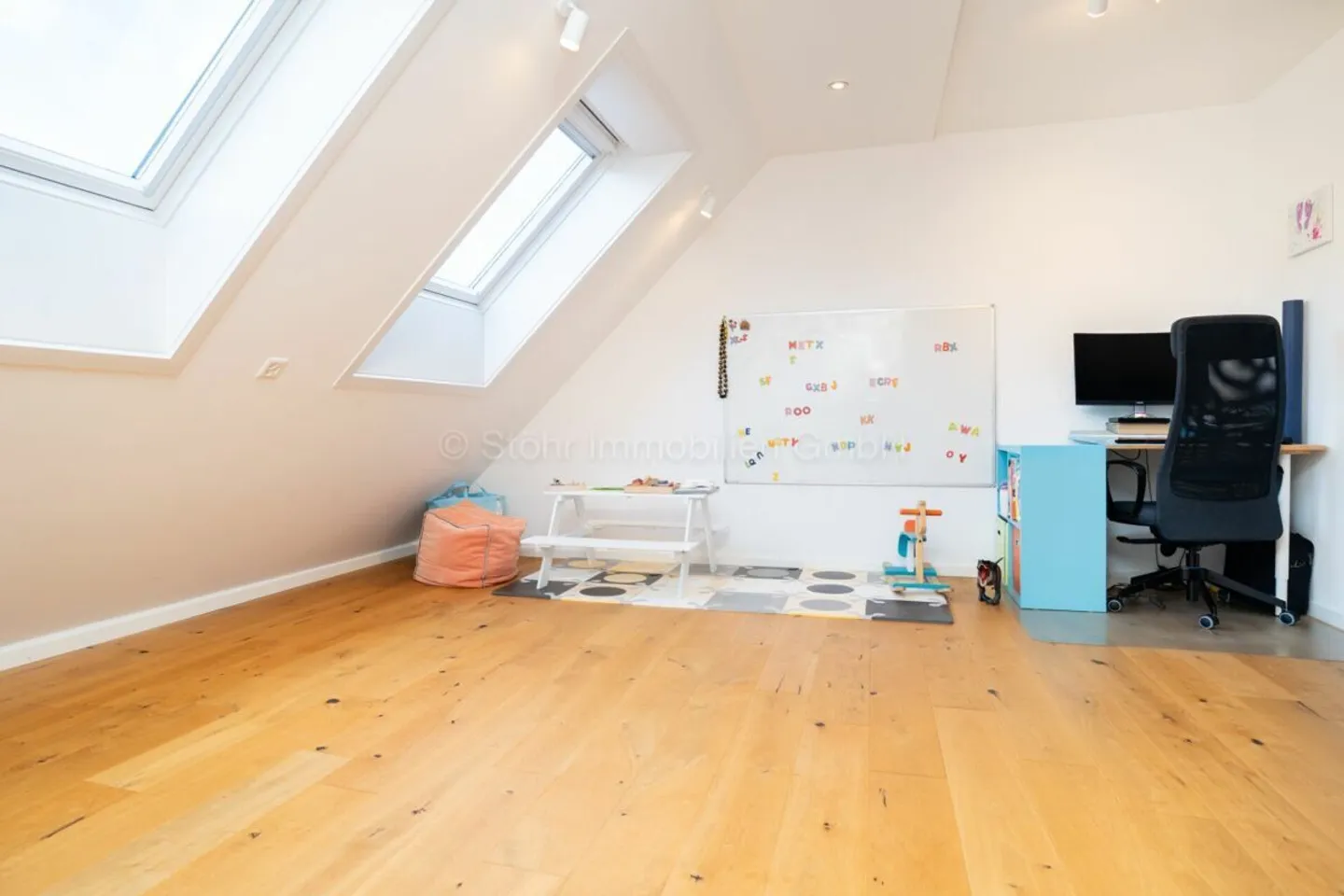 Stylish 6.5-room maisonette apartment with studio in a great location - Photo 17 of 21
