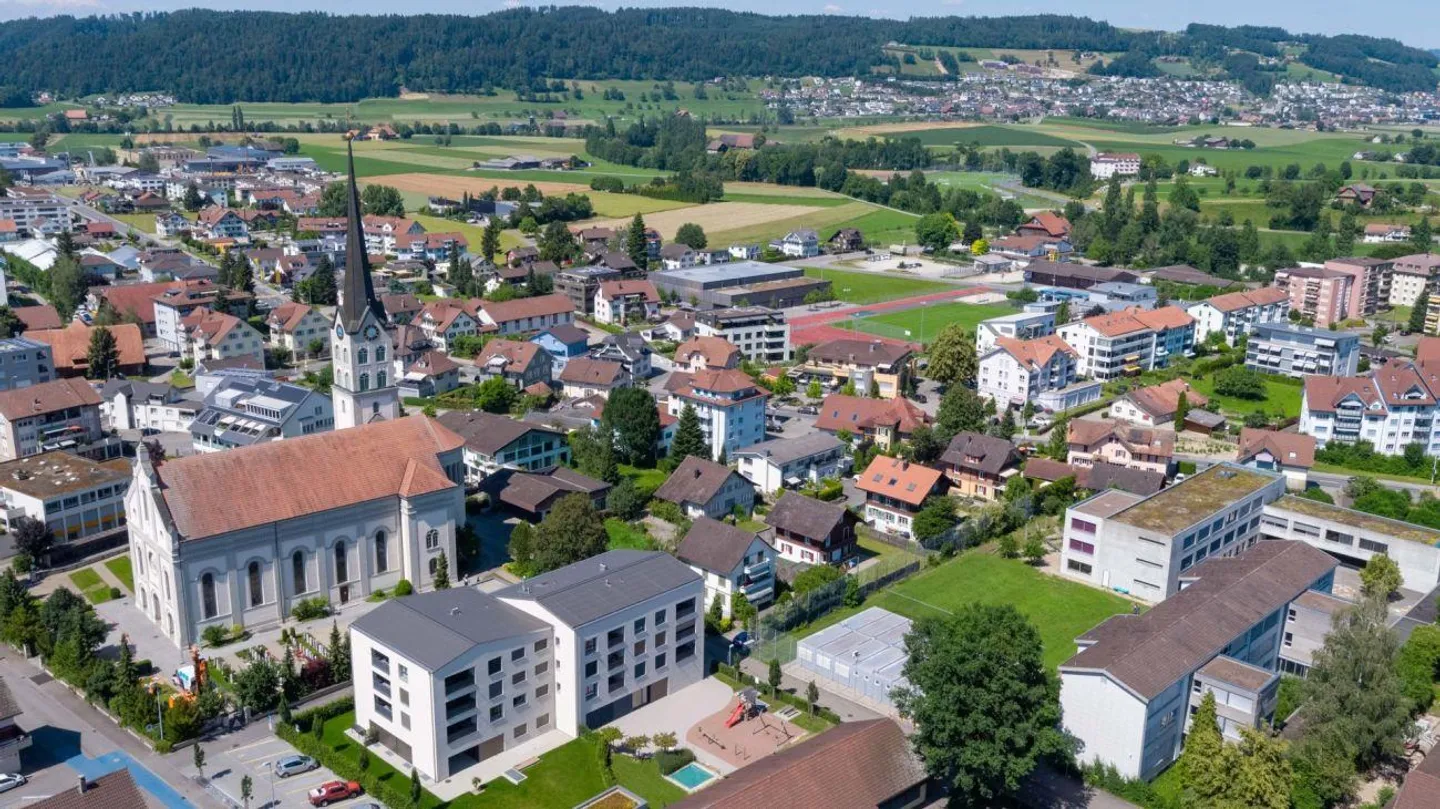 Moderno appartamento di 2,5 stanze nel cuore di Schötz - Foto 3 di 11