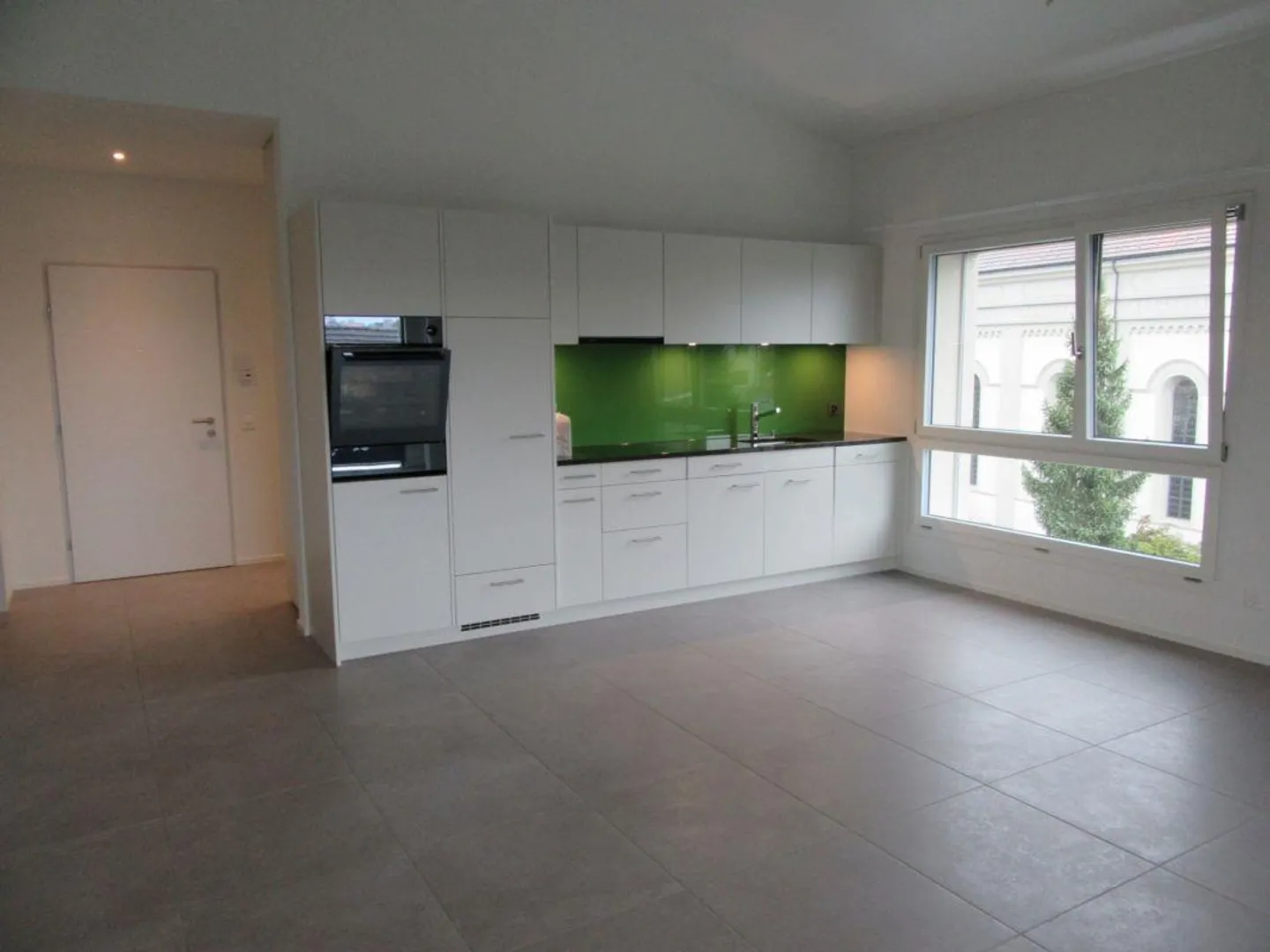 Moderno appartamento di 2,5 stanze nel cuore di Schötz - Foto 4 di 11