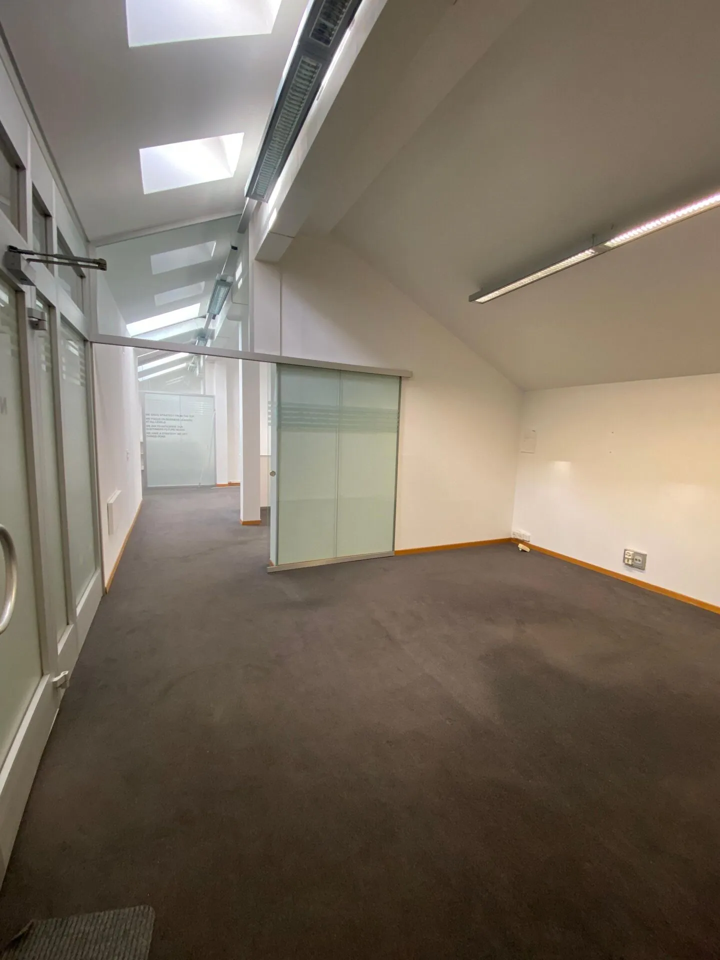 Bureau dans les combles au centre de Lugano - Photo 1 sur 5