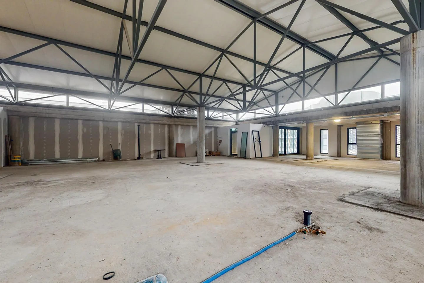Ampio Spazio Commerciale a Bioggio - Foto 3 di 7