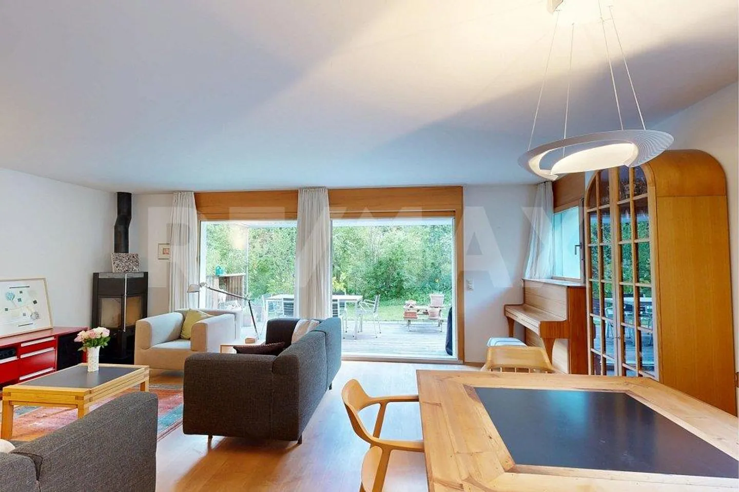 Einfamilienhaus am Waldrand und doch zentral. - Foto 2 von 13