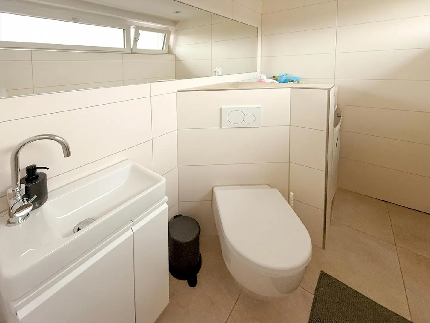 Heimelige 3.5-Zimmer-Attikawohnung mit Garage und Seeblick - Foto 6 von 8