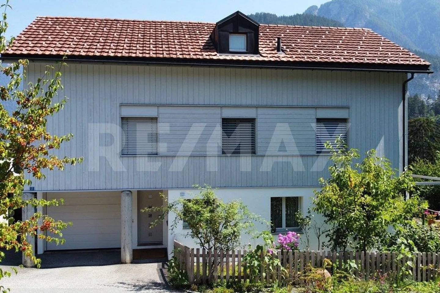 Einfamilienhaus am Waldrand und doch zentral. - Foto 3 von 13