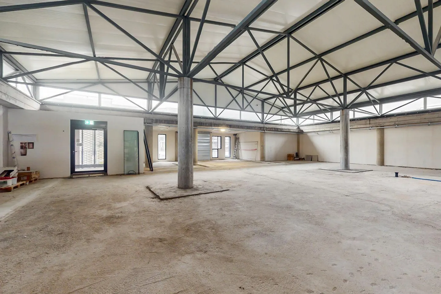 Ampio Spazio Commerciale a Bioggio - Foto 2 di 7