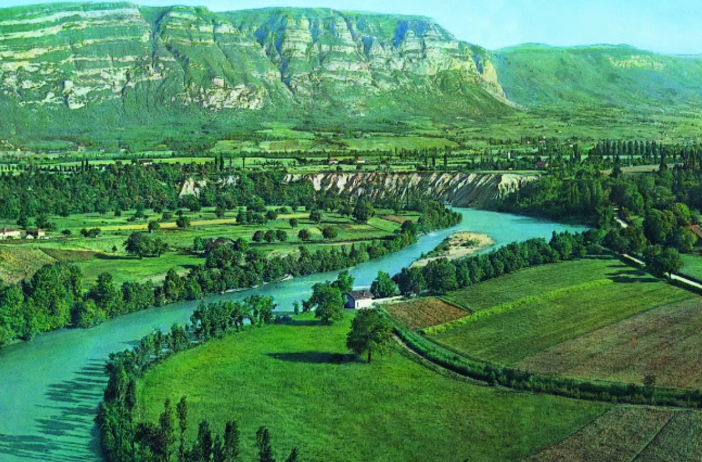 6-room house - Photo 1 of 1