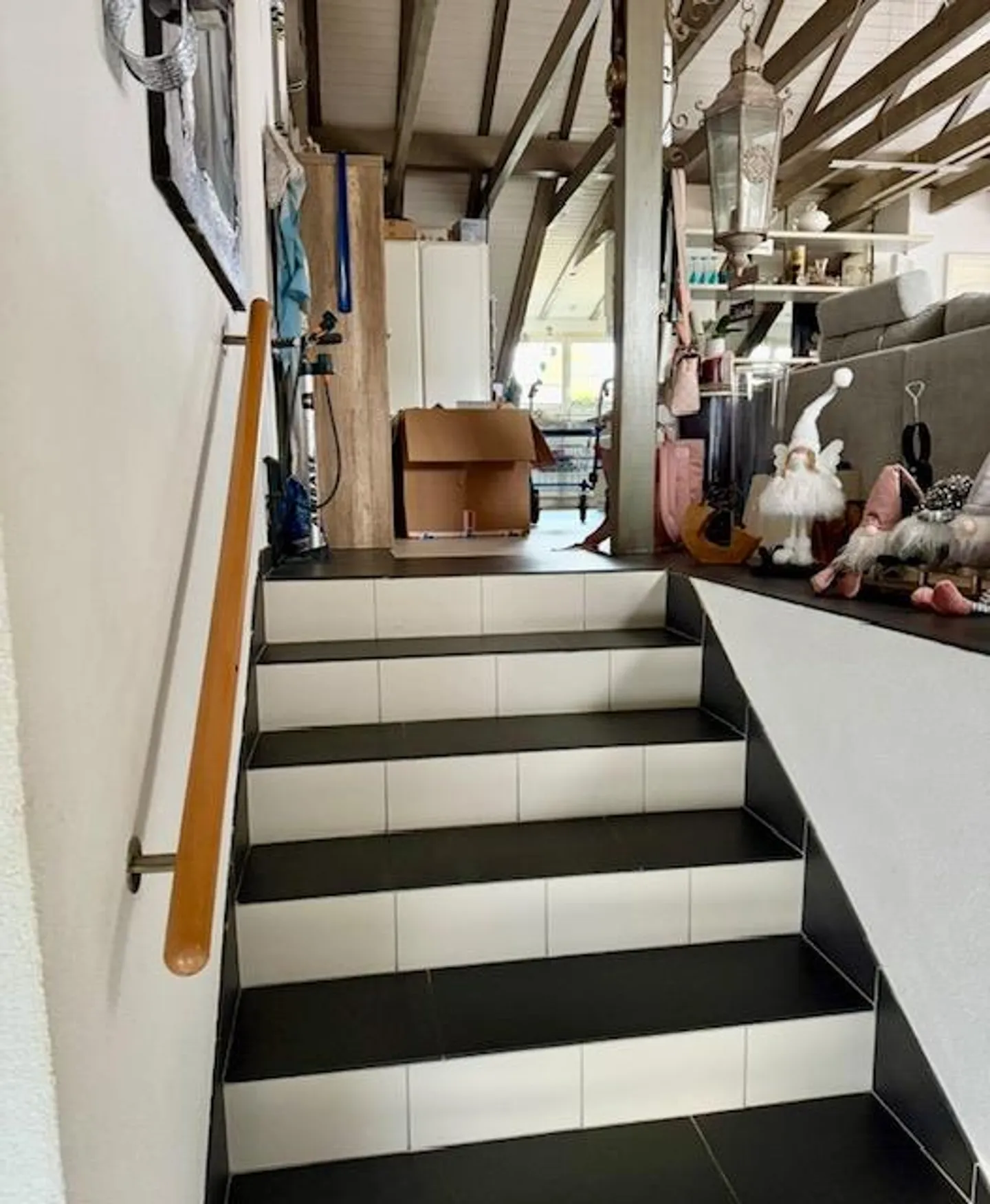 Appartamento attico attraente di 5,5 locali con balcone est e un po' di vista sul lago - Foto 4 di 8