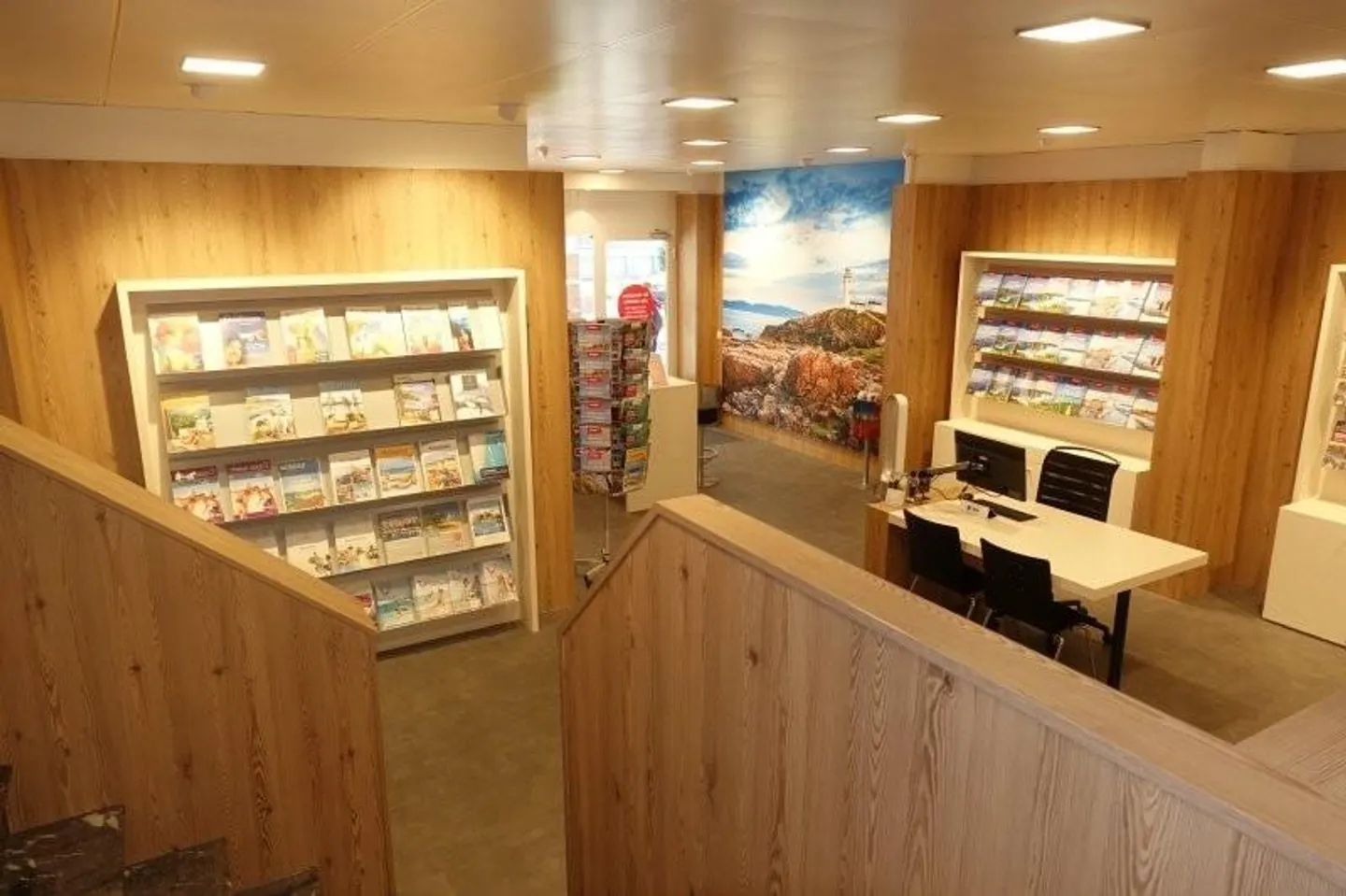 Retail space in a prime location! - Photo 3 of 5