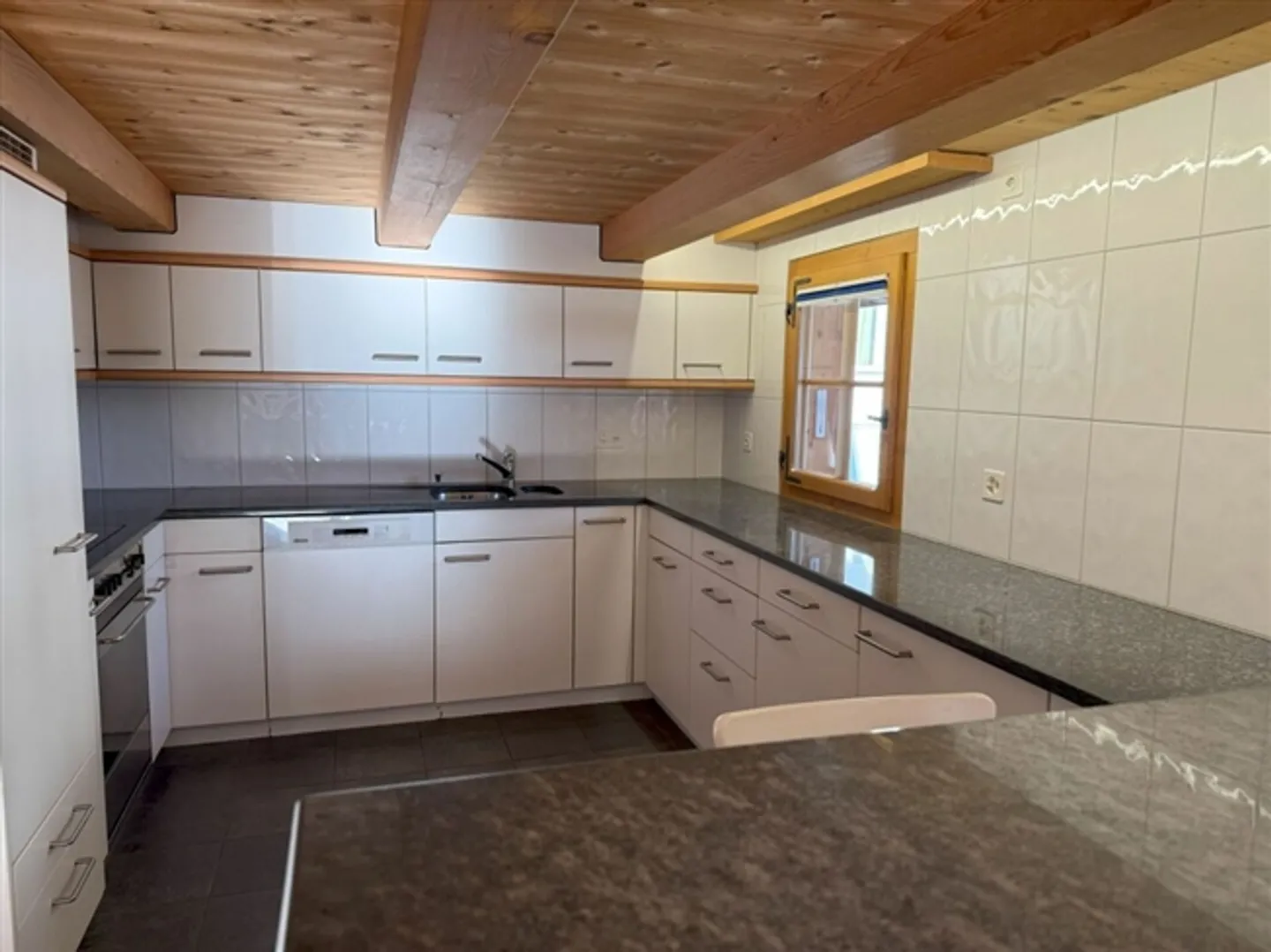 Residential and commercial building in a central location - Photo 12 of 20