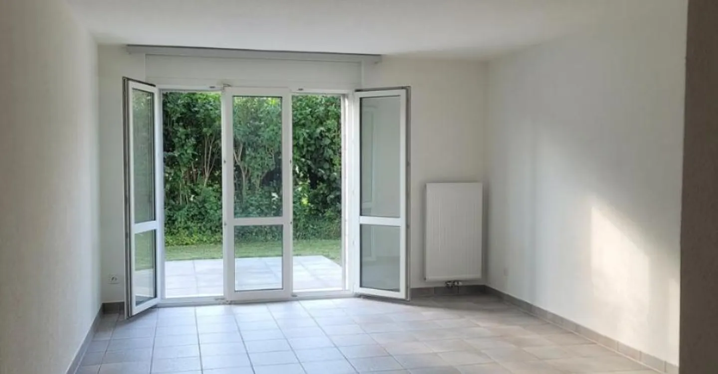 2.5-room apartment of 52 m2 with terrace - Photo 3 of 10