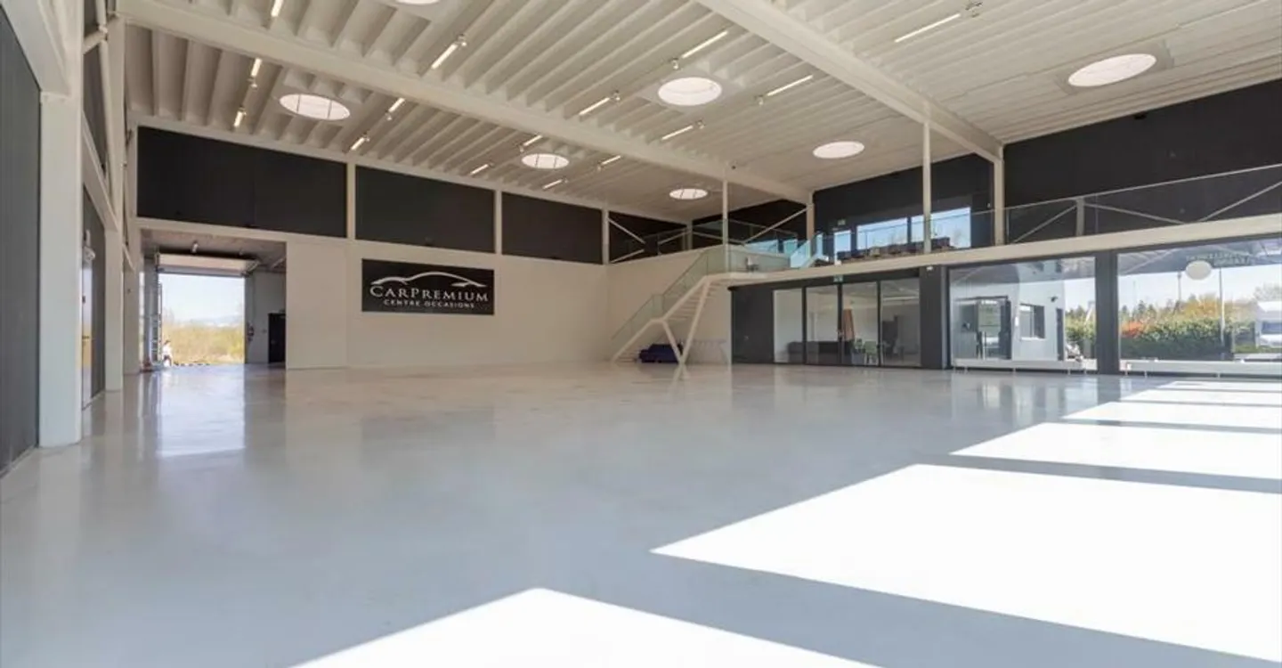 Spacious Commercial Space in Avenches - Photo 3 of 8