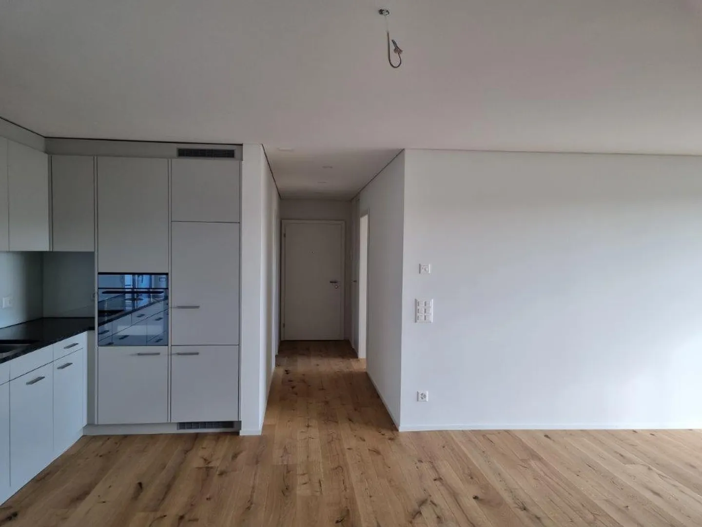 2.5 Room Penthouse Apartment - Photo 2 of 8