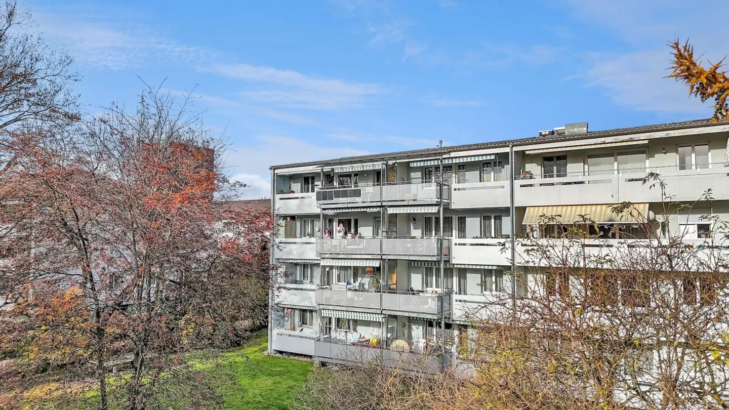 Schöne 4.5 Zimmer Dachwohnung an zentraler, ruhiger Lage - Foto 1 von 13