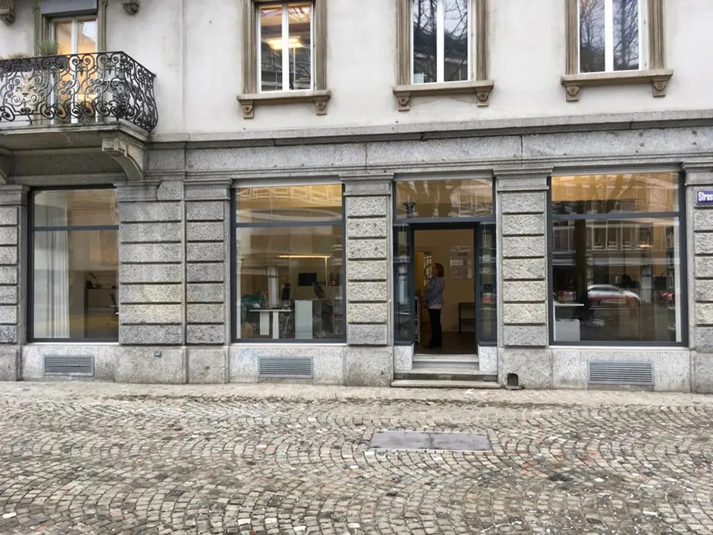 Commercial à louer, Hallwylstrasse 22 (Zürich, Suisse) - Photo 2 sur 9