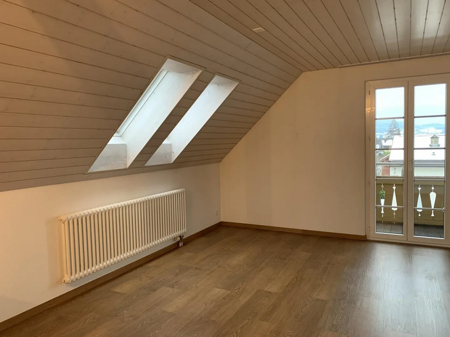 Bright and cozy 3.5-room attic apartment in a quiet location - Photo 6 of 11