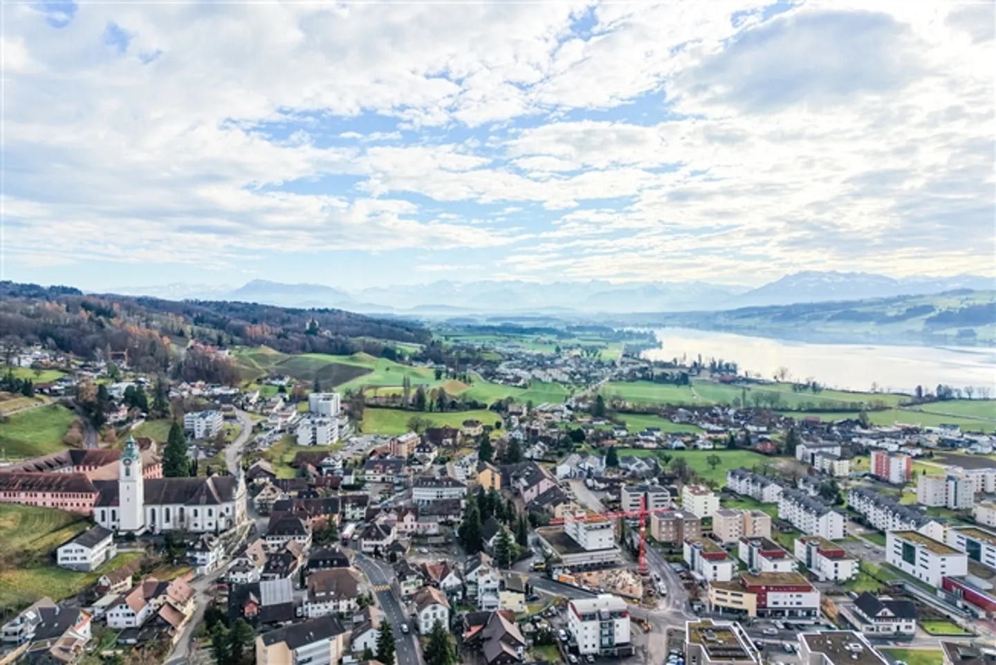 «Gepflegtes 7.5-Zimmer-Einfamilienhaus mit Garten im Luzerner Seetal» - Foto 2 von 14