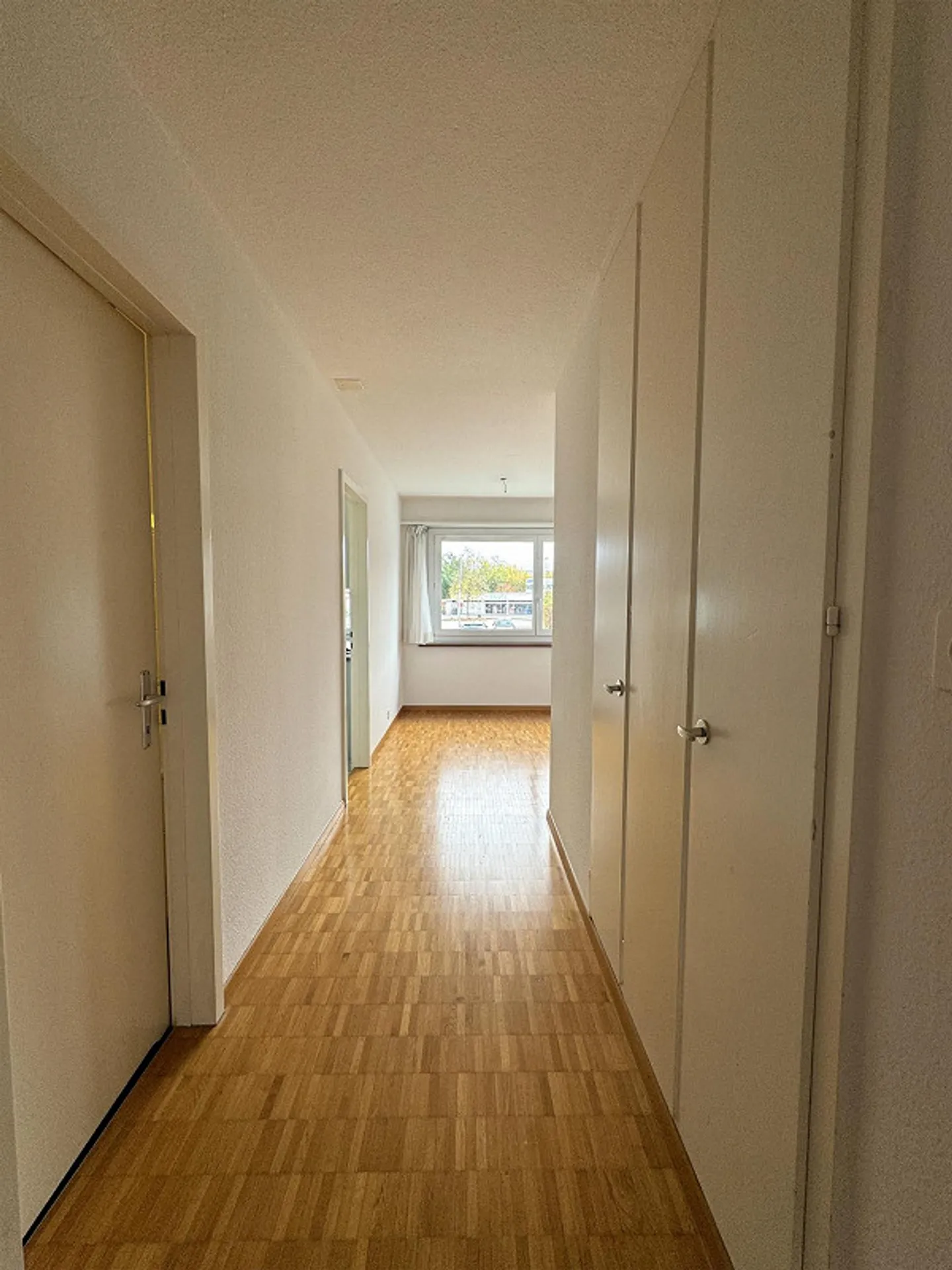 grosszügige 3.5-Zimmer-Wohnung in gepflegtem Mehrfamilienhaus - Foto 4 von 9