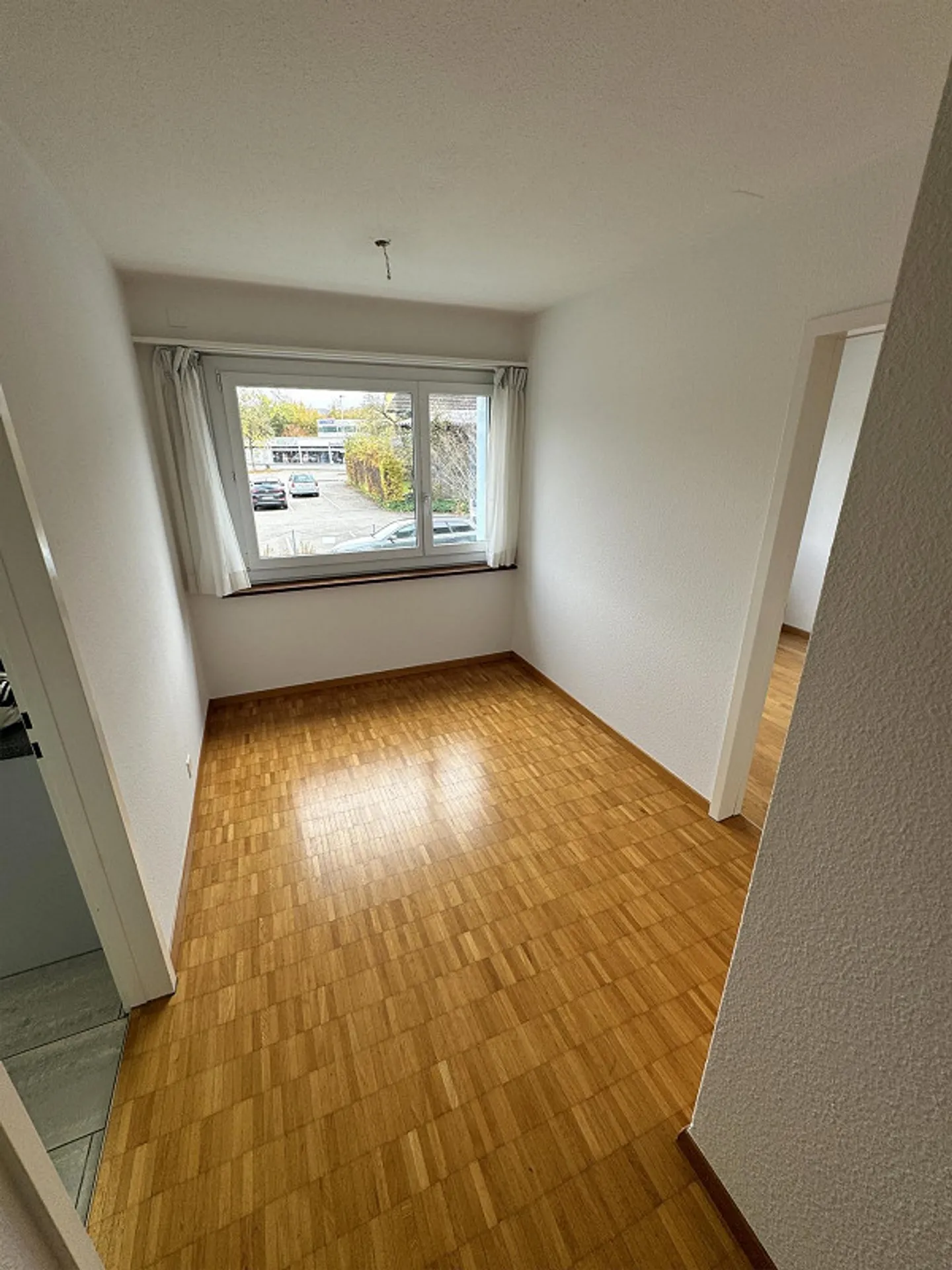 grosszügige 3.5-Zimmer-Wohnung in gepflegtem Mehrfamilienhaus - Foto 5 von 9