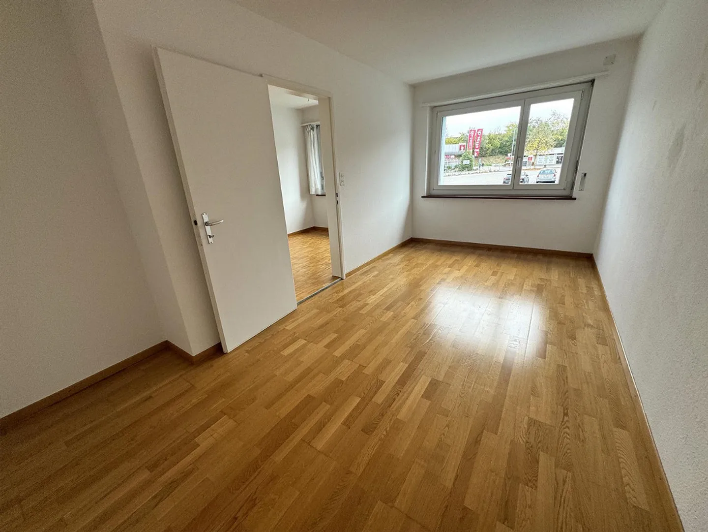 grosszügige 3.5-Zimmer-Wohnung in gepflegtem Mehrfamilienhaus - Foto 6 von 9