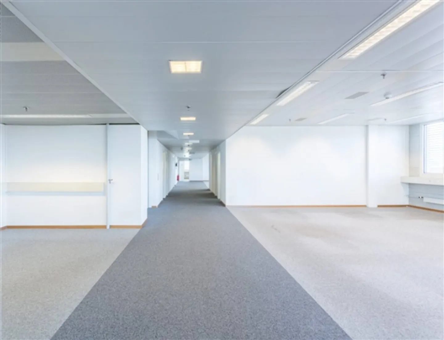 860 m2 de locaux au 2ème étage FTI Zone - Photo 2 sur 6