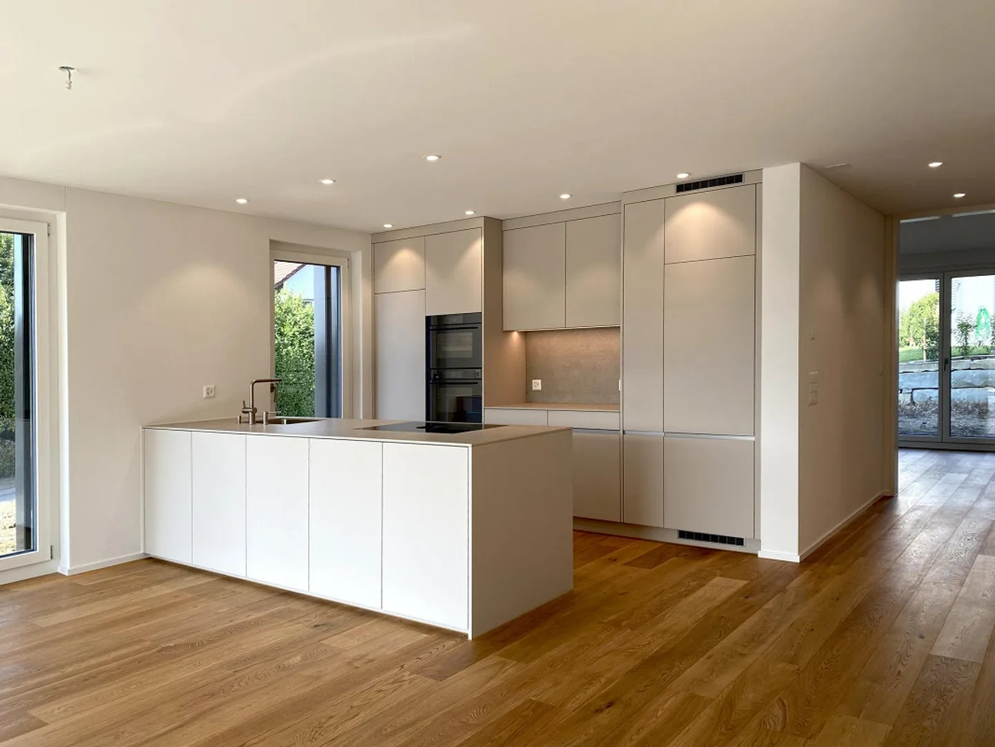 Appartement à vendre - Photo 2 sur 8