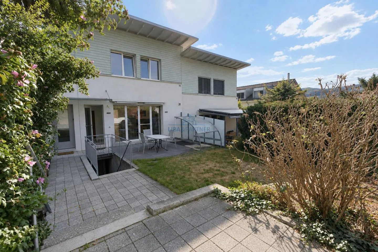 Maison individuelle spacieuse avec appartement séparé - Photo 3 sur 20
