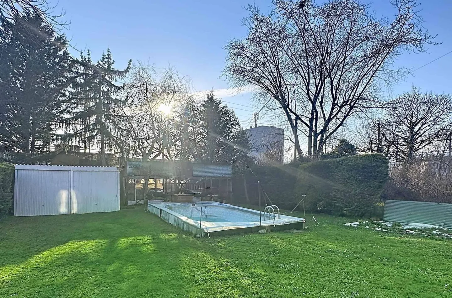 Charmante Villa mit Pool - Foto 12 von 13