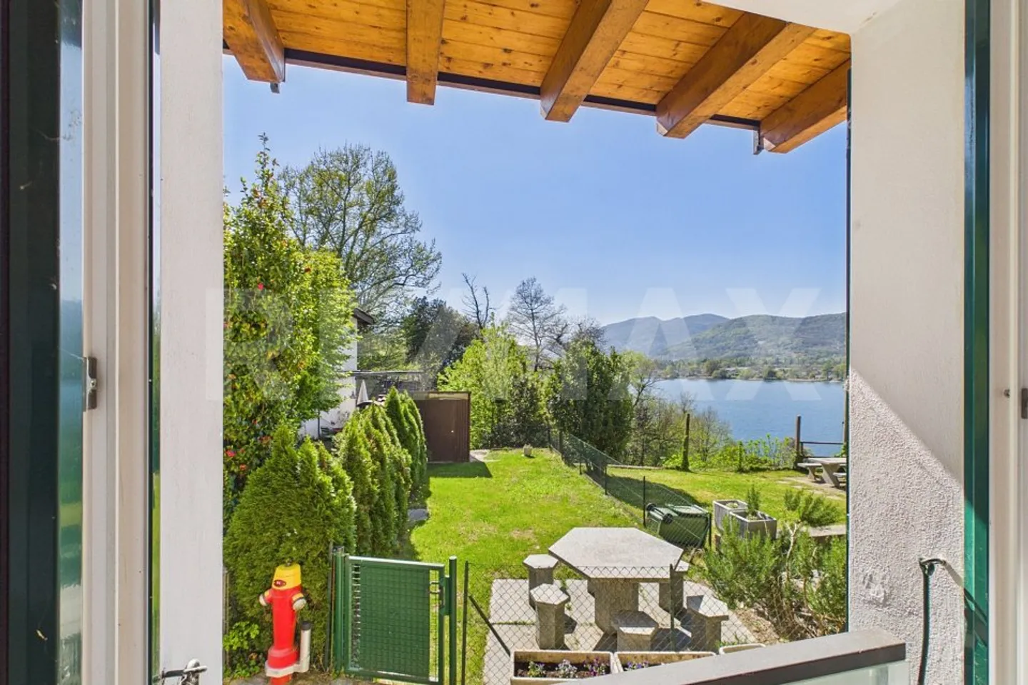 Charming Cottage with Lake View - Photo 2 of 13