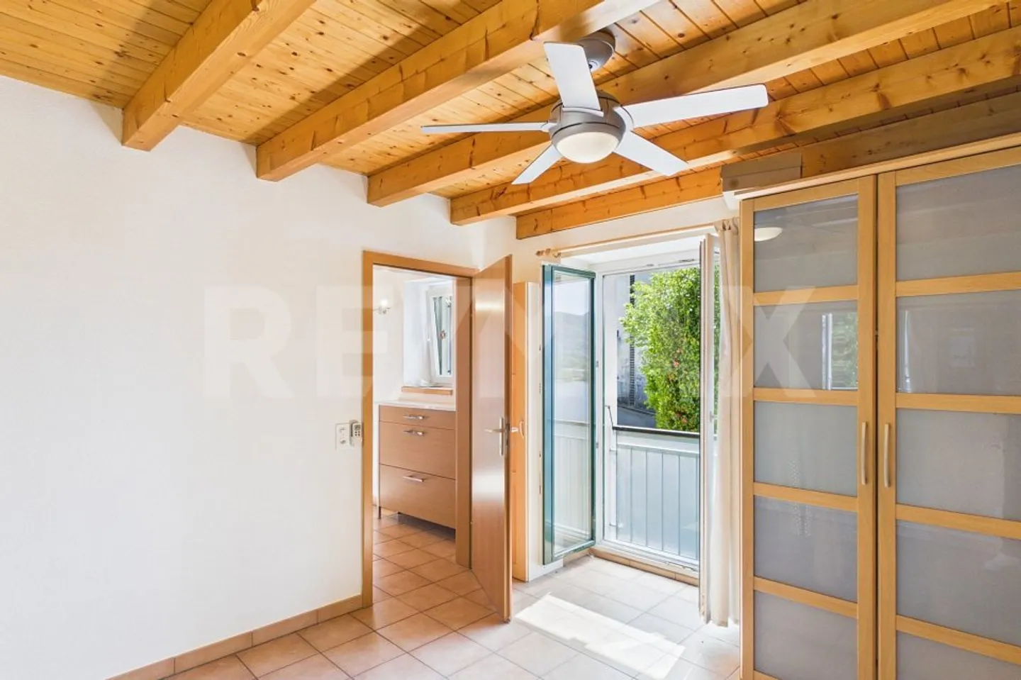 Charming Cottage with Lake View - Photo 7 of 13