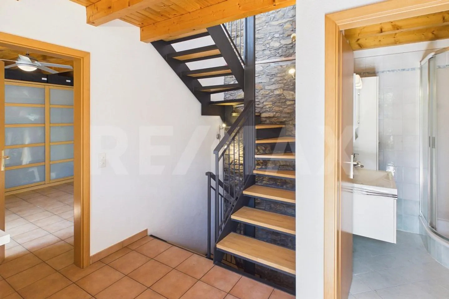 Charming Cottage with Lake View - Photo 8 of 13