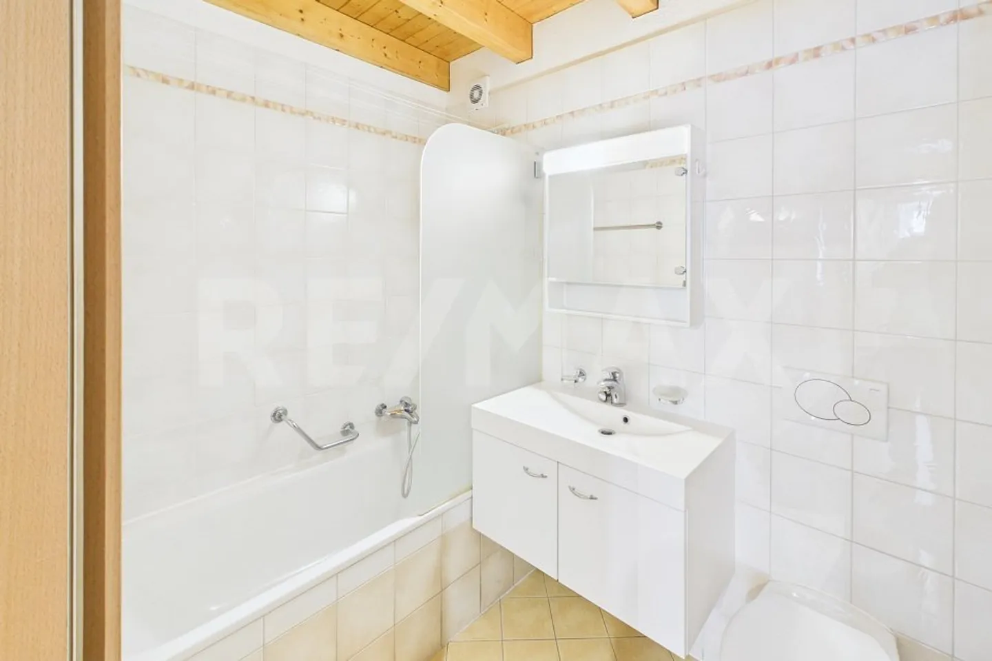 Charming Cottage with Lake View - Photo 12 of 13