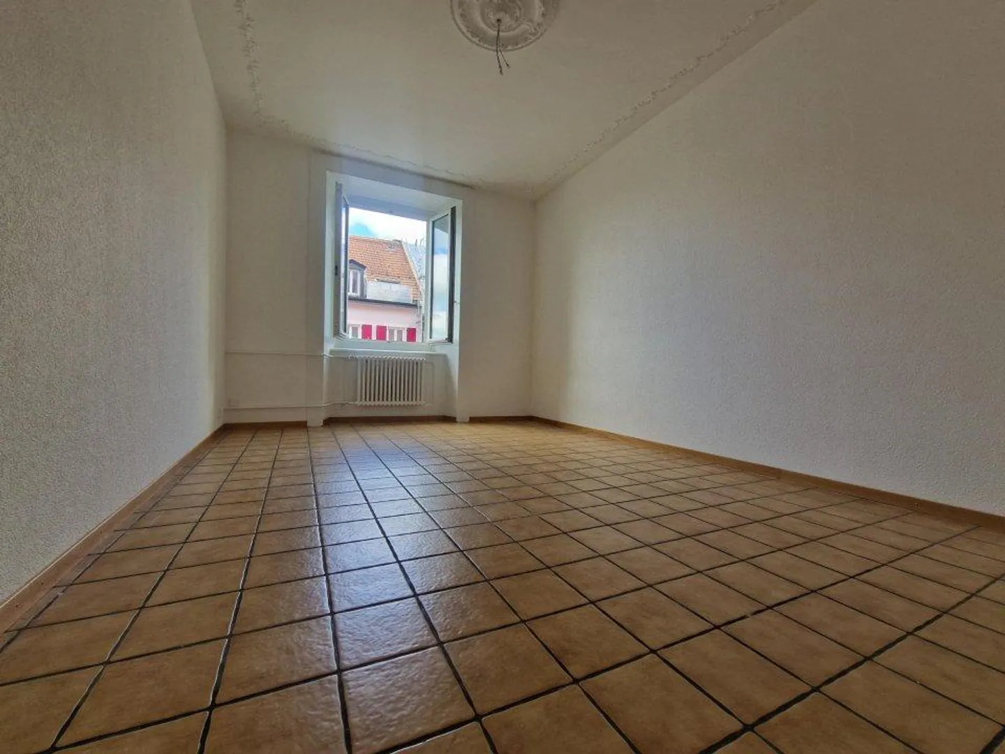 05582 - Schönes 2-Zimmer-Apartment - Combe-Grieurin 31 - La Chaux-de-Fonds - Foto 3 von 5