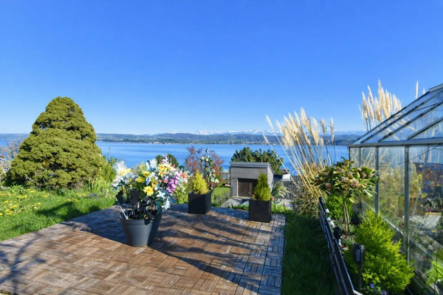 Maison sur un grand terrain de 1'303 m² - Bon potentiel de développement - Photo 3 sur 13