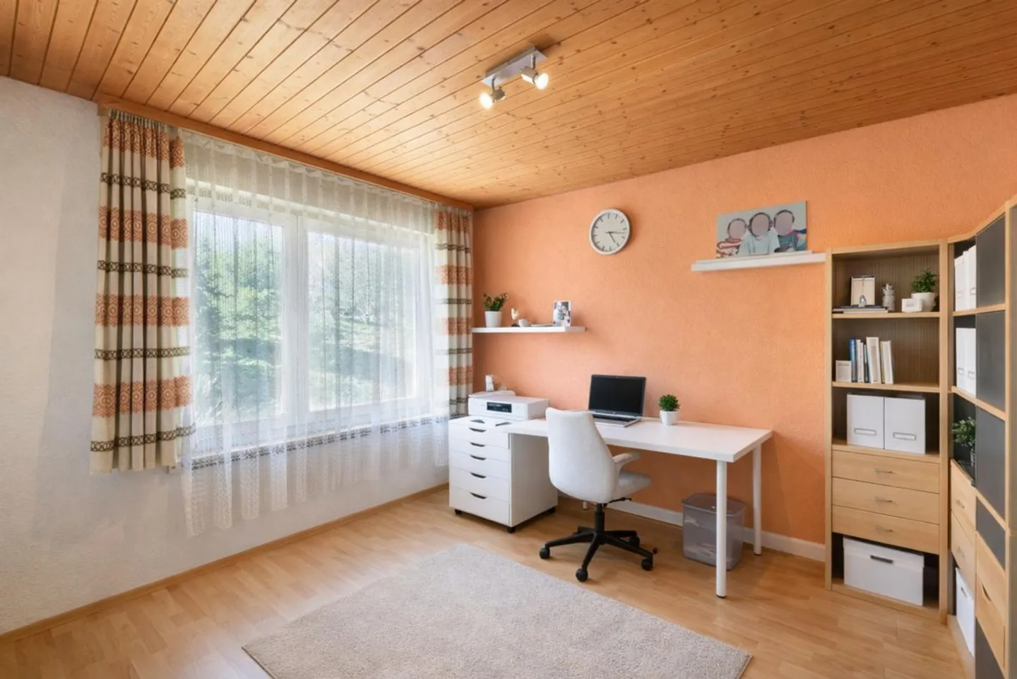 Maison sur un grand terrain de 1'303 m² - Bon potentiel de développement - Photo 9 sur 13