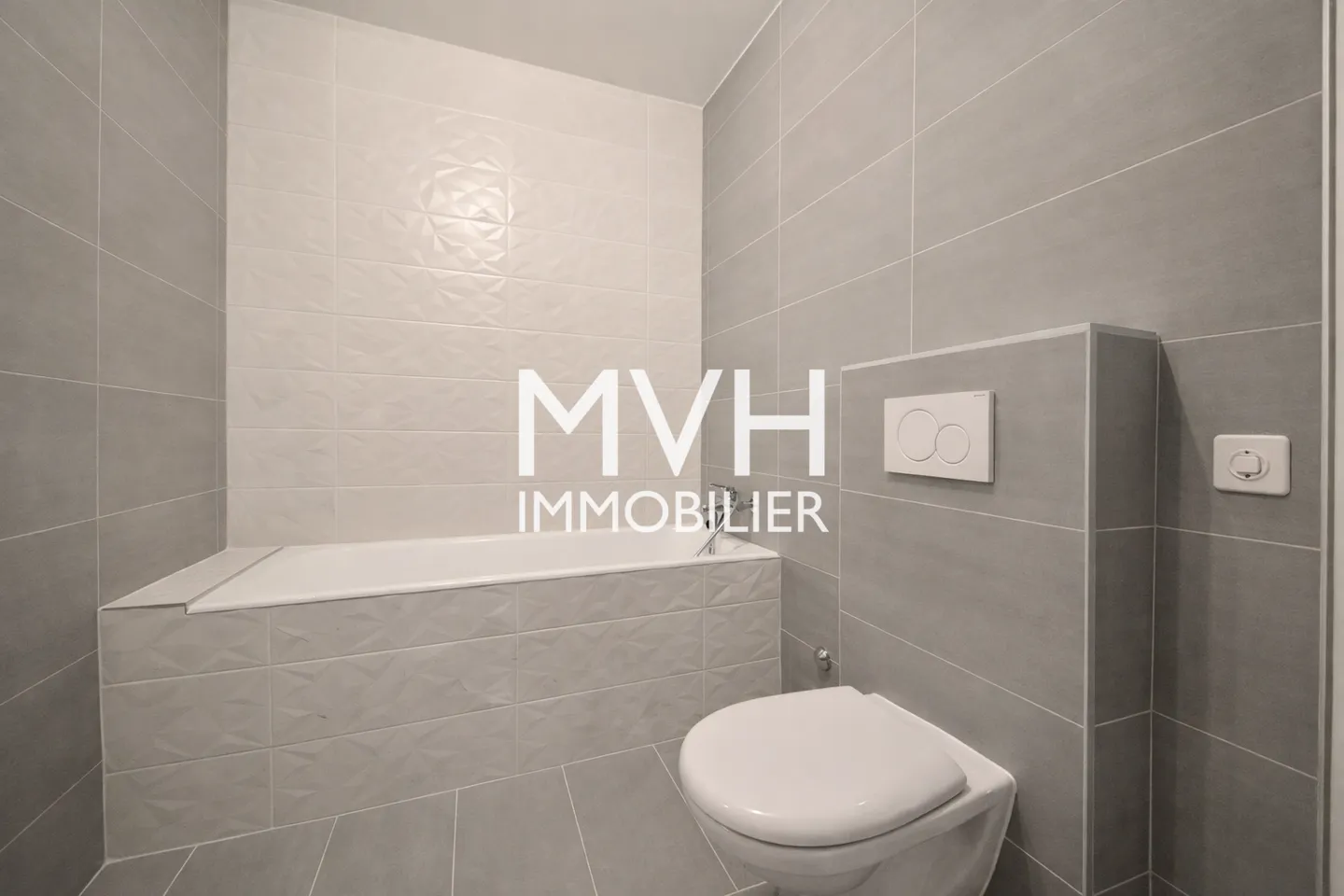 Renovated Apartment with Balconies - Photo 3 of 3