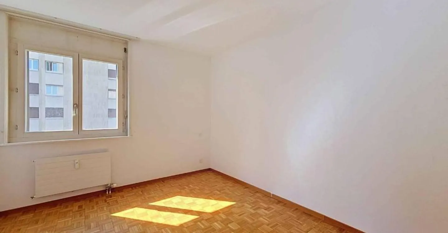 Elegante appartamento familiare di 4,5 locali con camino e loggia - Foto 7 di 12