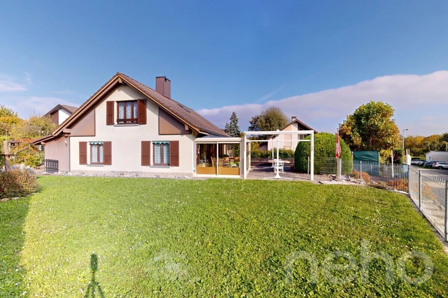 Lovely detached house of 5.5 rooms with veranda, terrace and garden! - Photo 1 of 12