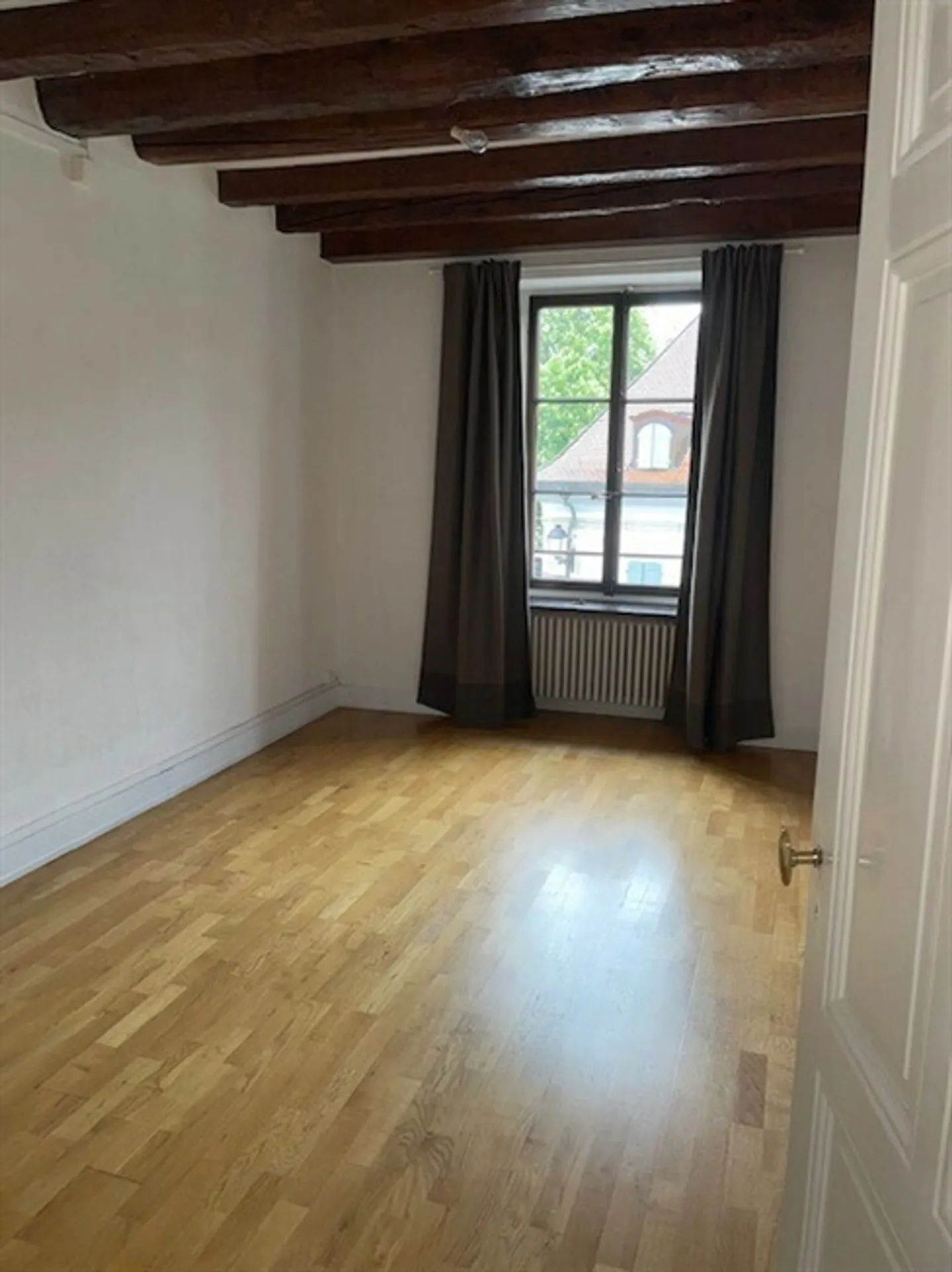 Charmante appartement 4 pièces dans le pittoresque Vieux-Carouge - Photo 4 sur 7