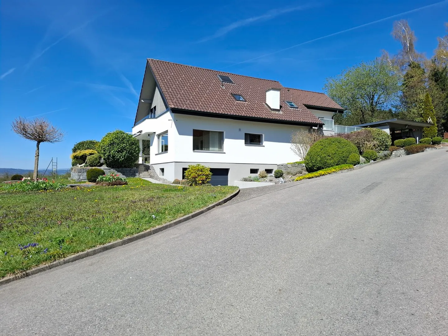 Spacious Family Paradise with Garden and Panoramic View - Photo 1 of 13