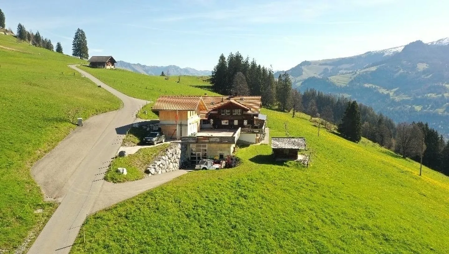 Traumhaftes 7.5-Zimmer Chalet in Boltigen - Foto 1 von 13