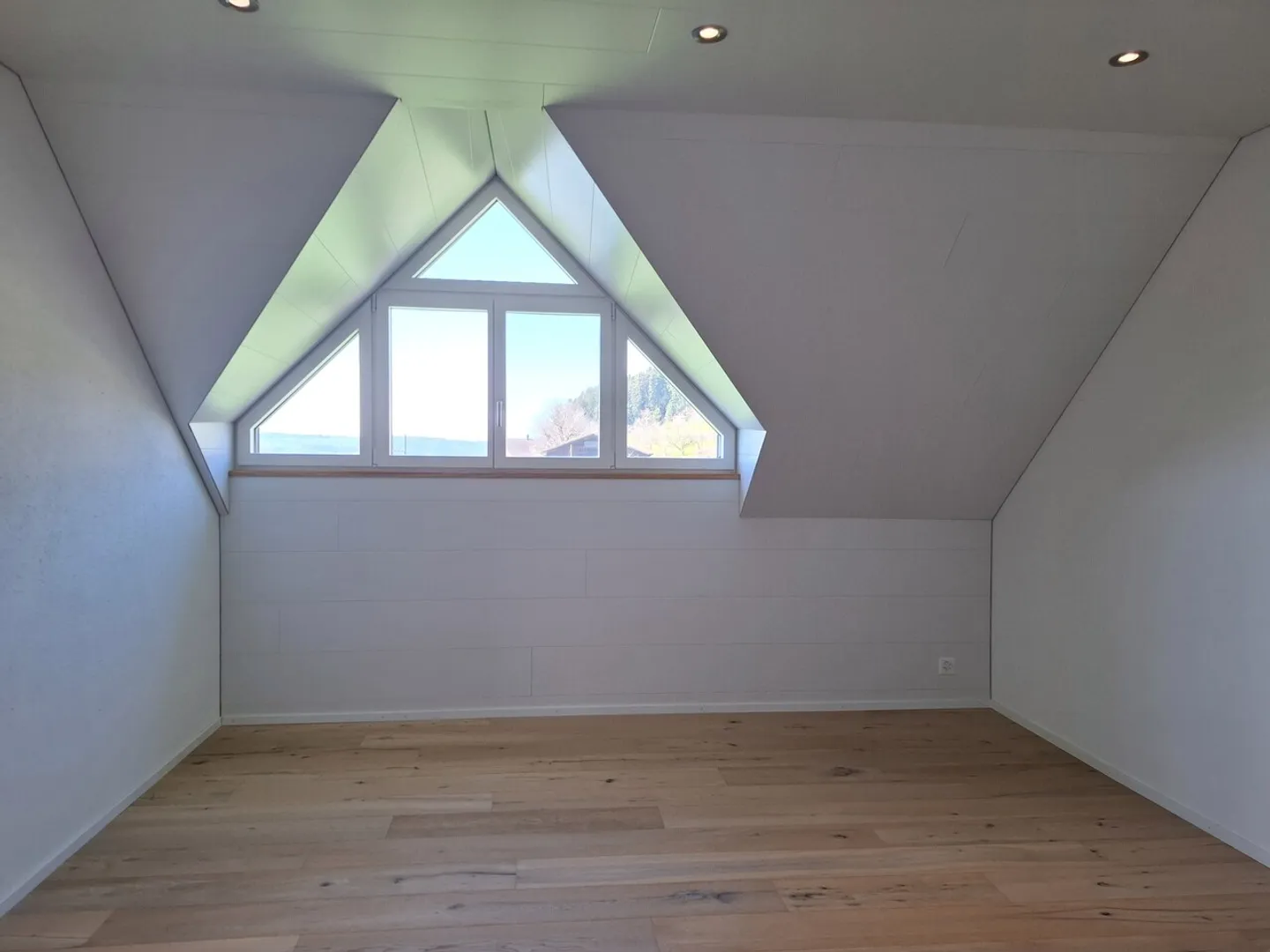 Spacious Family Paradise with Garden and Panoramic View - Photo 9 of 13