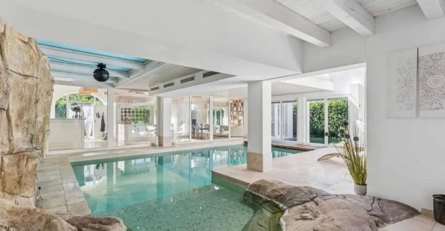 Exceptional property with indoor pool and wellness area - Photo 8 of 10