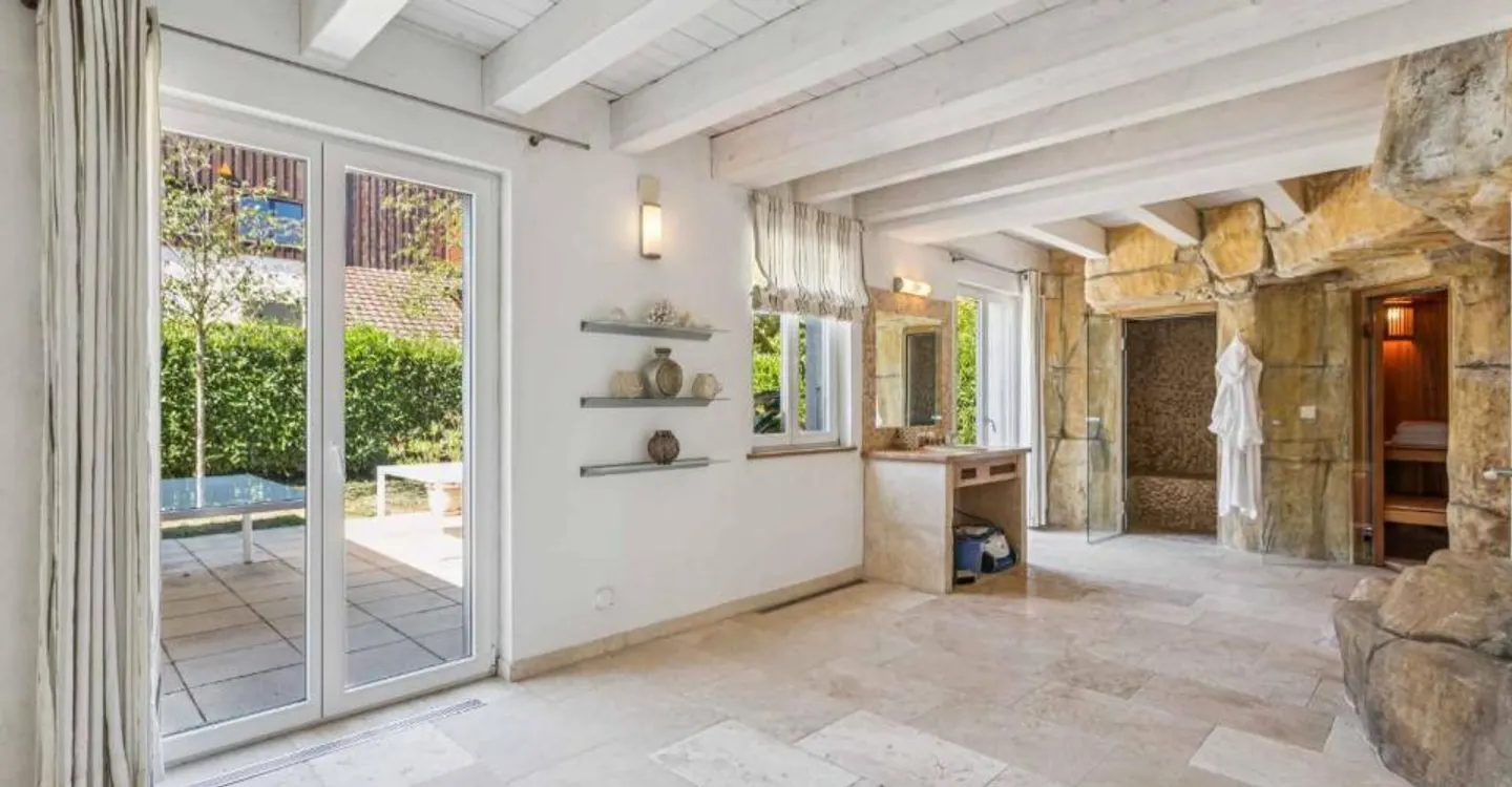 Exceptional property with indoor pool and wellness area - Photo 9 of 10