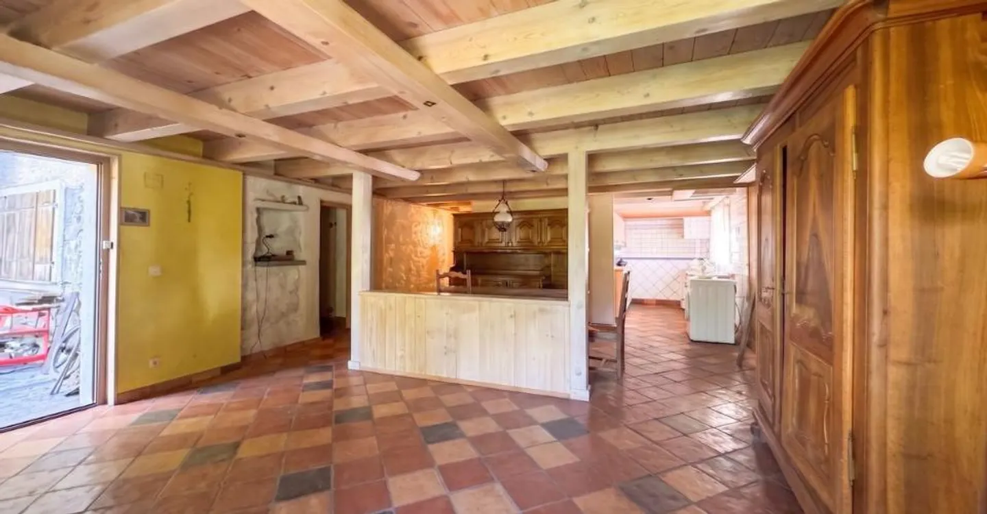 Casa di villaggio a Villeneuve - Immobile redditizio con 3 appartamenti - Foto 3 di 12