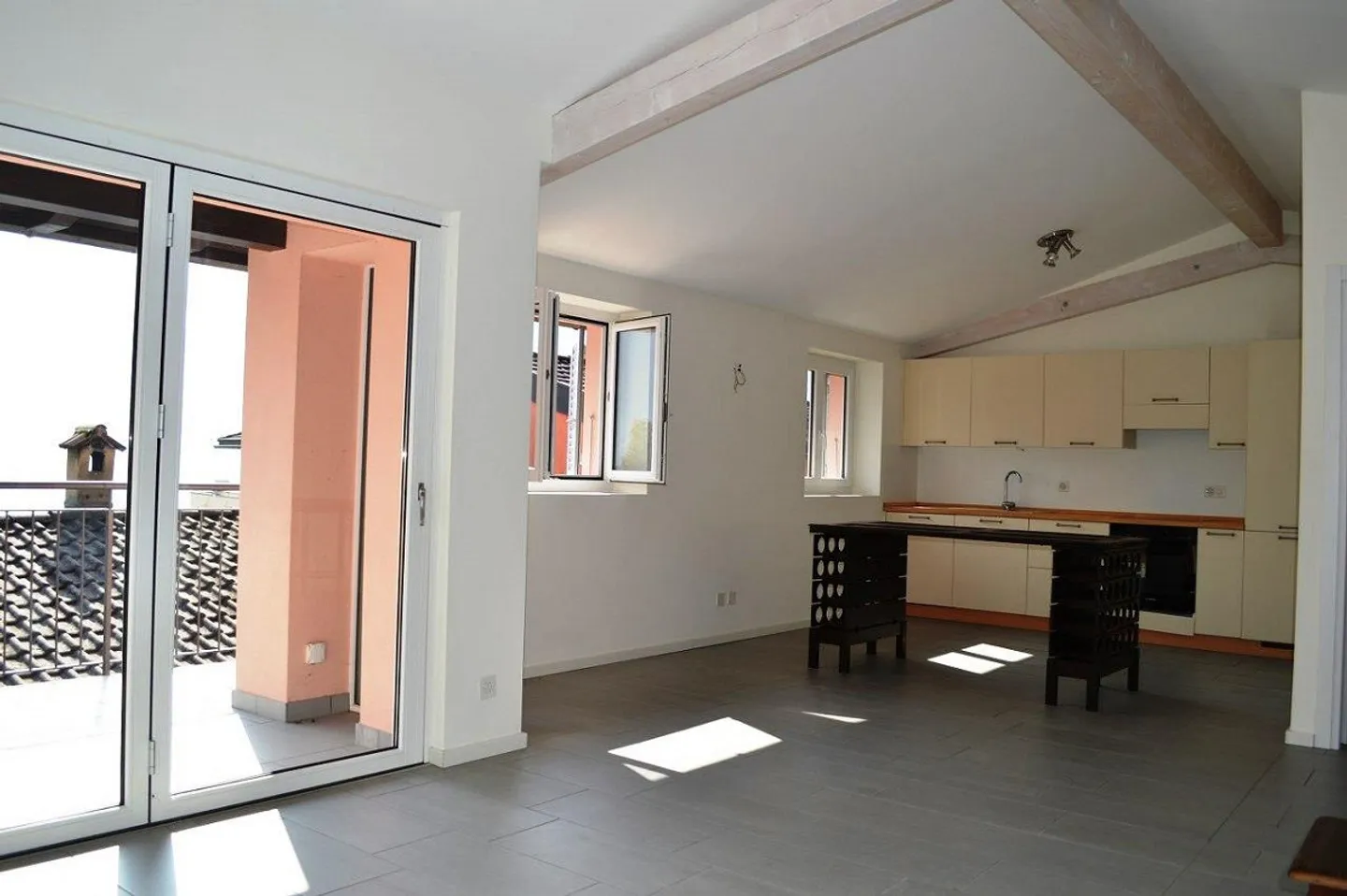 COMPLETELY RENOVATED HOUSE WITH TERRACE - Photo 3 of 13