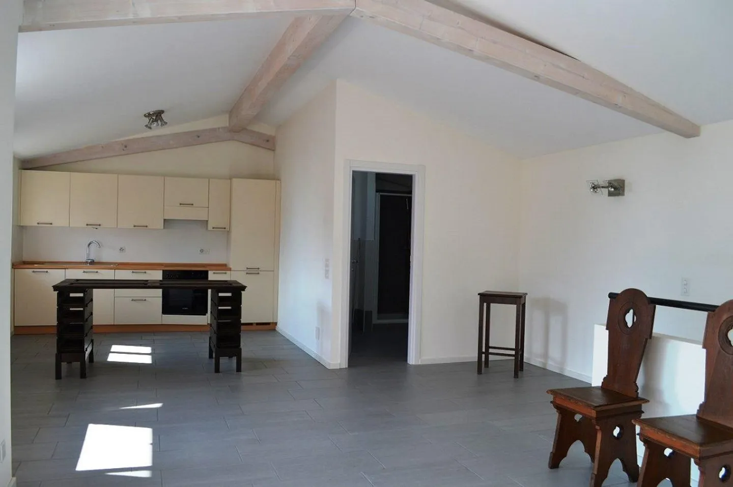 COMPLETELY RENOVATED HOUSE WITH TERRACE - Photo 4 of 13