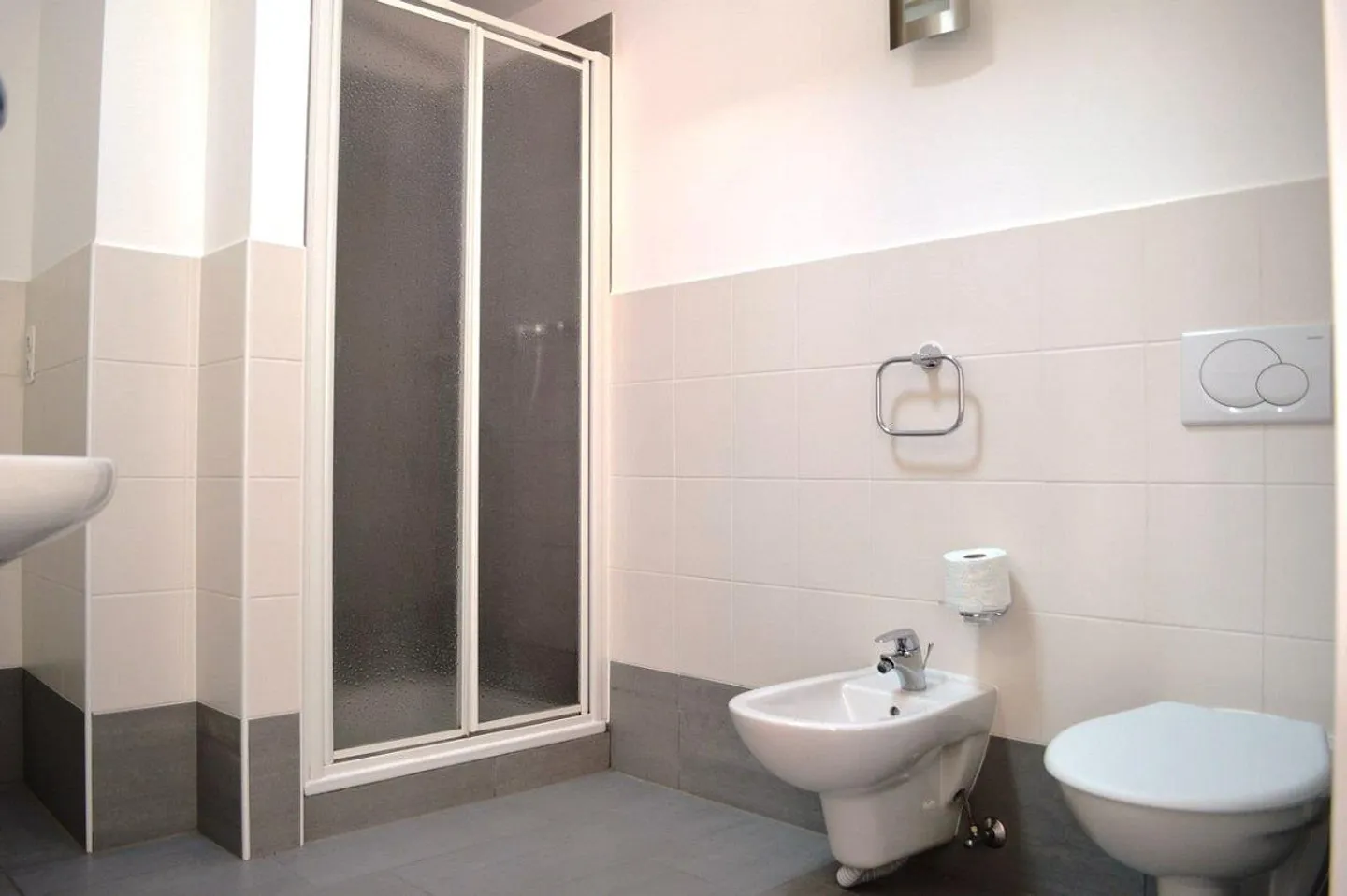 COMPLETELY RENOVATED HOUSE WITH TERRACE - Photo 7 of 13