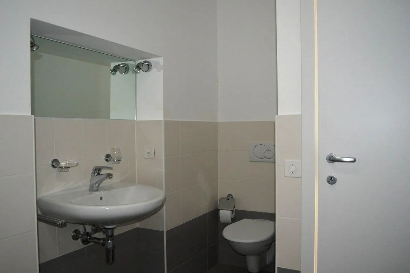 COMPLETELY RENOVATED HOUSE WITH TERRACE - Photo 12 of 13